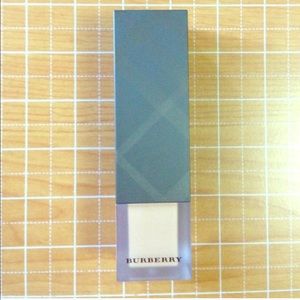Like New Burberry #206 Foundation