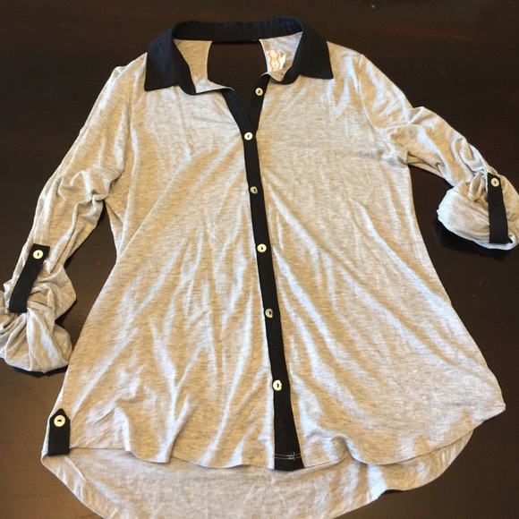 Too with small cutout on back. - Picture 1 of 2