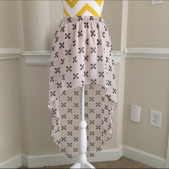 H&M Flowy chiffon hi low skirt - Picture 2 of 3