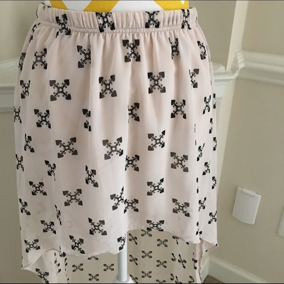 H&M Flowy chiffon hi low skirt - Picture 3 of 3