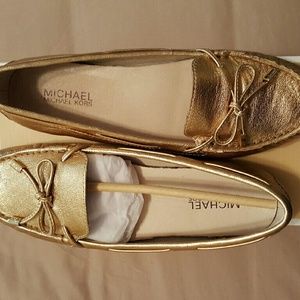 Michale Kors Gold flats