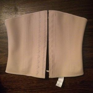 Waisted trainer