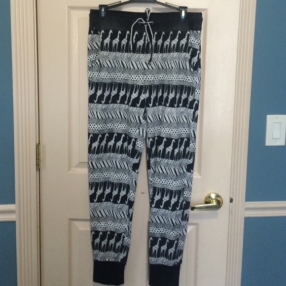 Giraffe joggers
