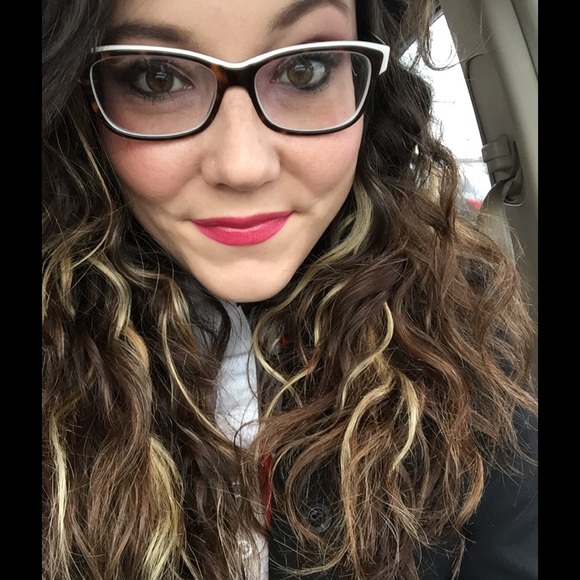 Meet your Posher, Allisom - Picture 1 of 1