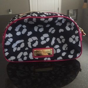 Betsey Johnson toiletry bag🎀