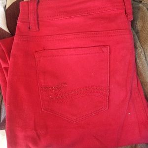 Size 9/10 RED skinnies :)