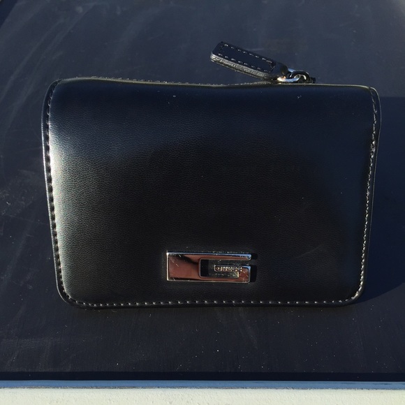 Guess wallet