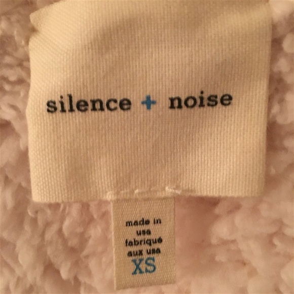 Silence + Noise Cozy Sherpa Sweater. NWT. - Picture 3 of 3