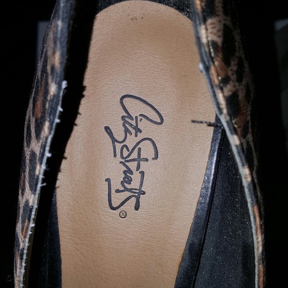 Shoes - Picture 3 of 3