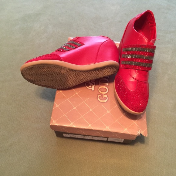 Gently Used bling shoes - Picture 2 of 3