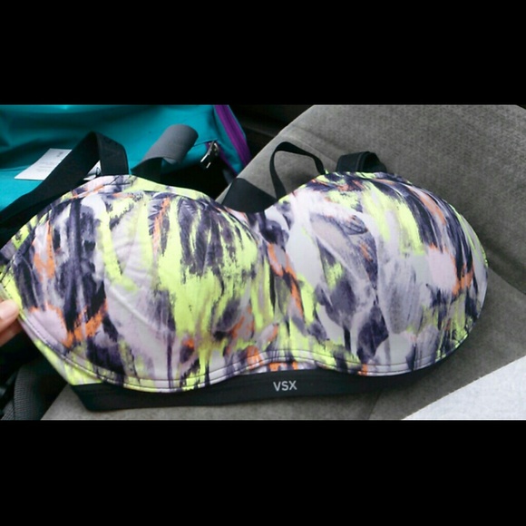 SOLD VS Sports 34C New - Picture 1 of 3
