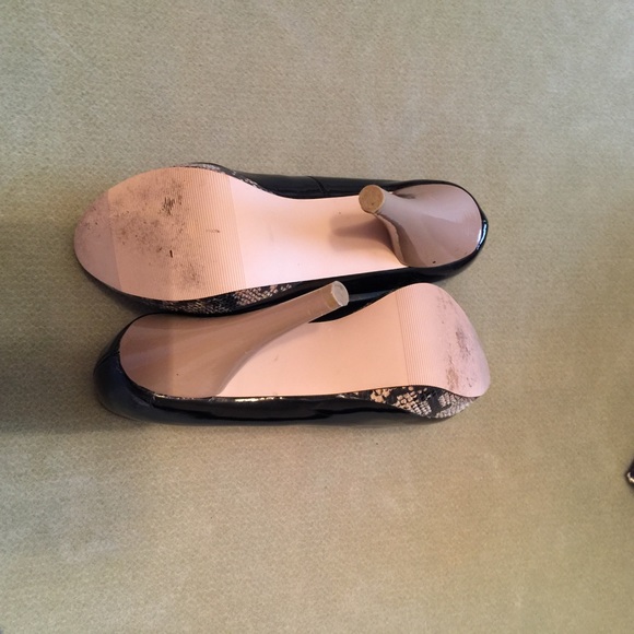 Gently used shoes - Picture 2 of 2