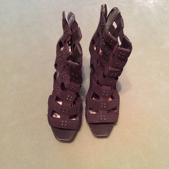 Heels - Picture 1 of 4