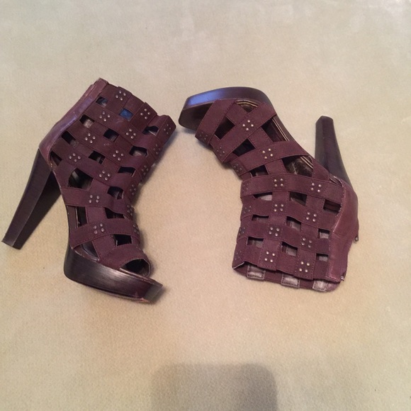 Heels - Picture 2 of 4