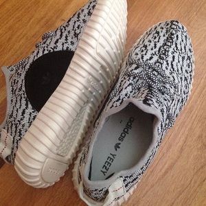 Yeezy Boost 350 Grey Women's size 8-8.5