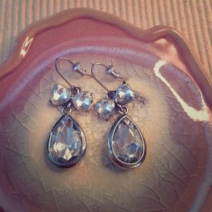 Express bow earrings