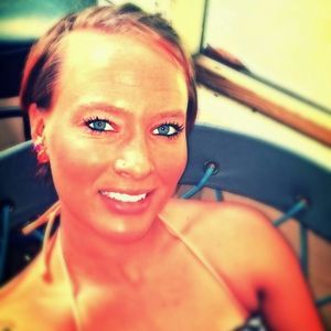 Meet your Posher, Christina