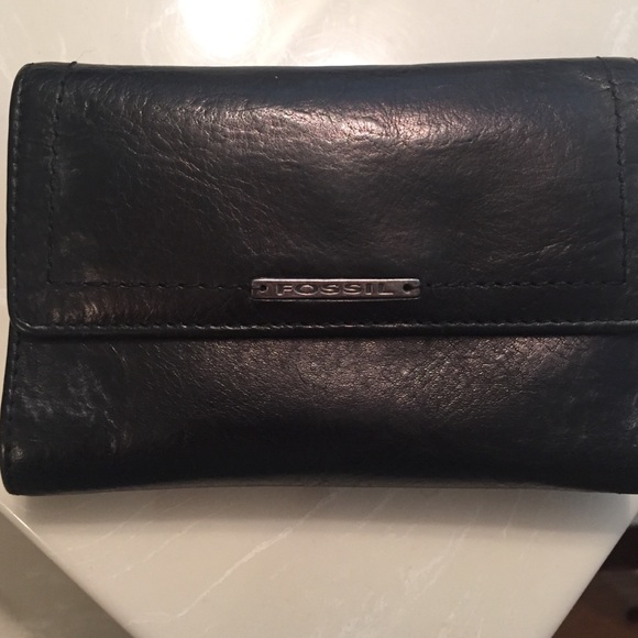 Excellent condition black Fossil wallet!