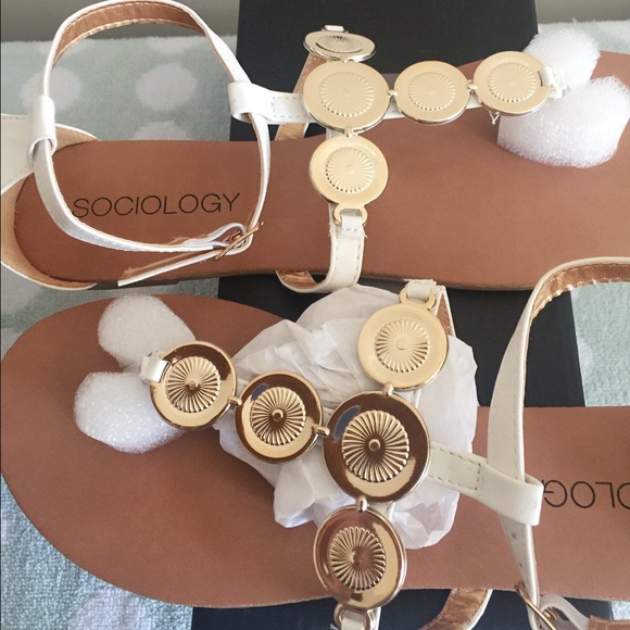 NEW  CONNEY SANDAL WHITE SIZE 8 - Picture 2 of 4