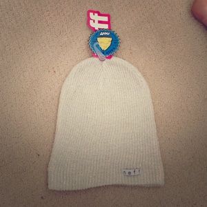 Shimmery cream/white beanie from neff. Never worn
