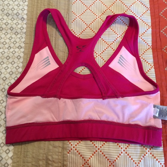 Berry Cross Back Sports Bra - Picture 4 of 4