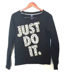 Nike Black Sweater 💕