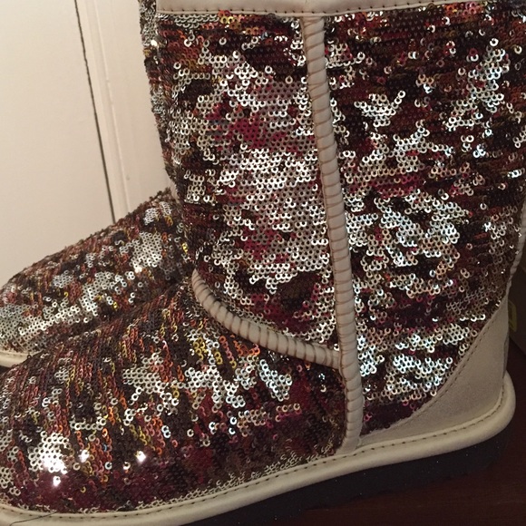 🆕Uggs Classic Short Sparkle/Sequin Boots. NWT - Picture 2 of 4