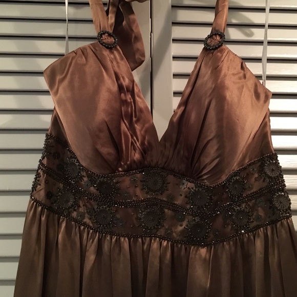 Dress - Picture 3 of 4