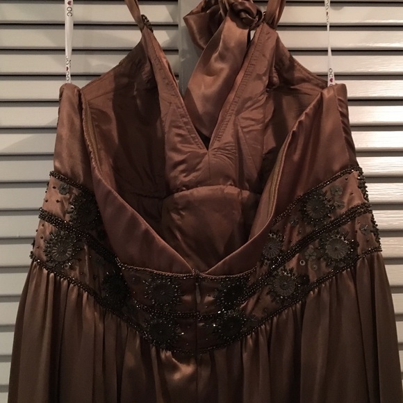 Dress - Picture 4 of 4