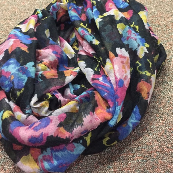 Infinity scarfs - Picture 2 of 3