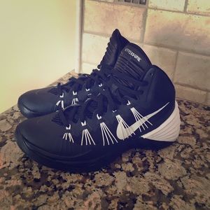 WOMANS Nike Hyperdunks