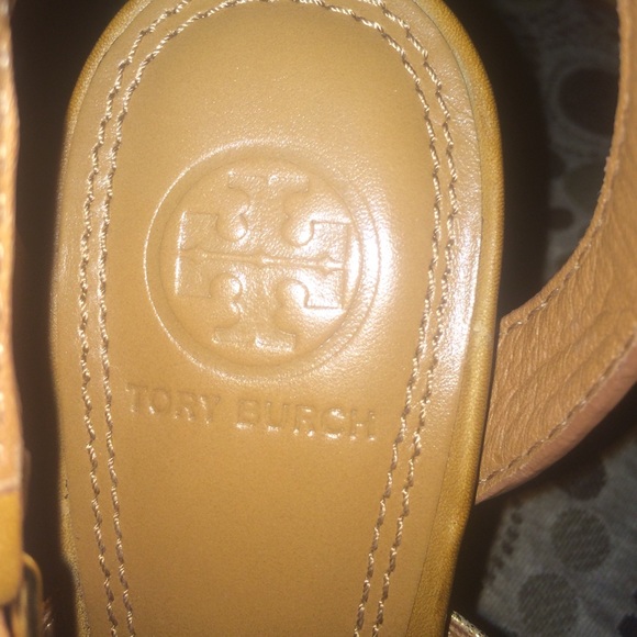 ‼️SOLD‼️ Gold & Tan Tory Burch - Picture 2 of 4