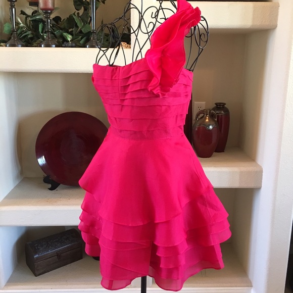 🎉Host Pick🎉Bebe pink multi layer dress - Picture 3 of 4