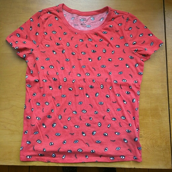 Urban outfitters eye t shirt size large L