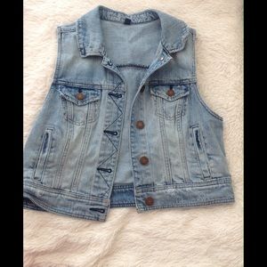 No sleeve jean jacket