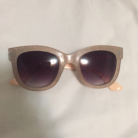 👊🏼 SOLD: Glitter Cream Sunglasses