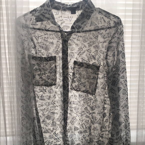 Cute sheer stylish button down never worn - Picture 1 of 1