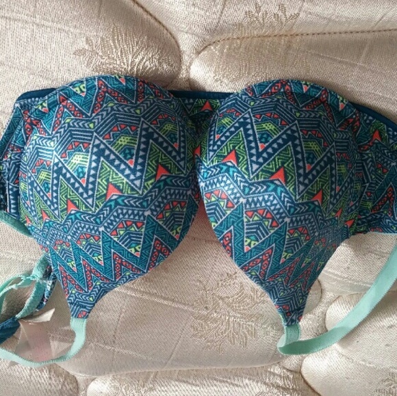 TRADED Victoria Secret push up bra