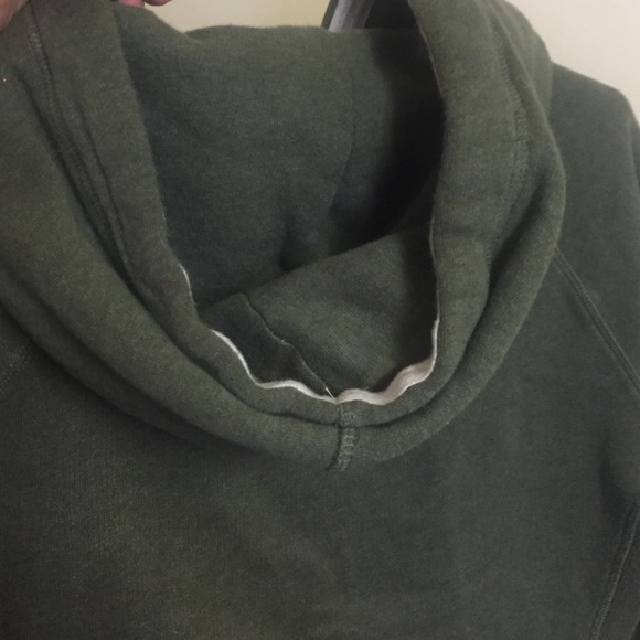 Cute olive green hoodie :) - Picture 3 of 3