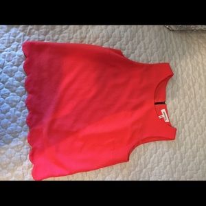 Scallop top