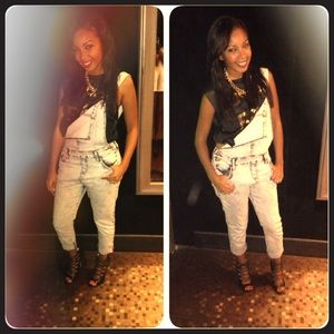 Acid wash jumper size S