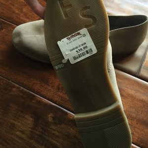 Franco Sarto Shoes - NWT Franco Sarto tan suede flats Franco Sarto Shoes - NWT Franco Sarto tan suede flats