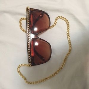 👊🏼 SOLD: Gold Chain Sunglasses