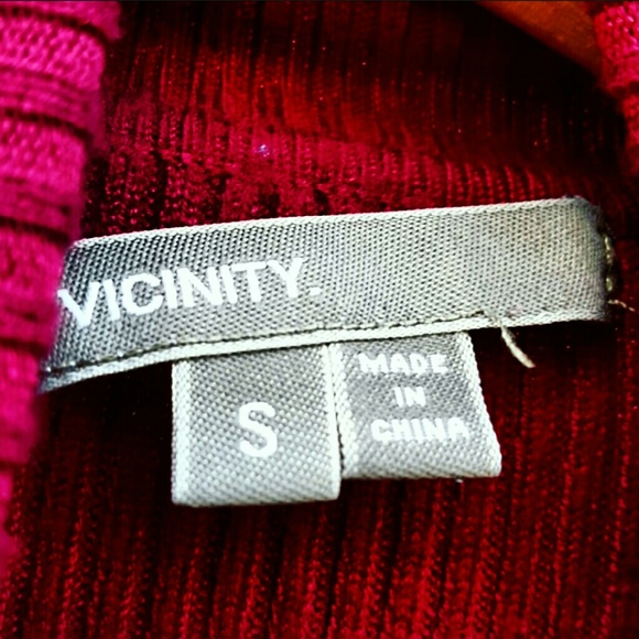 Maroon Vicinity Turtleneck - Picture 3 of 4