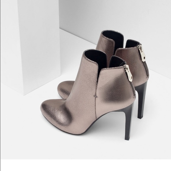 Zara Shoes - ❗️PRICE DROP ❗️ Zara shiny heel ankle boots