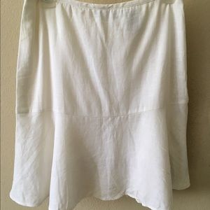 White mini skirt with a little flare