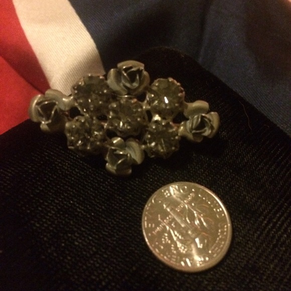 Antique Austrian crystal flower brooch - Picture 1 of 2