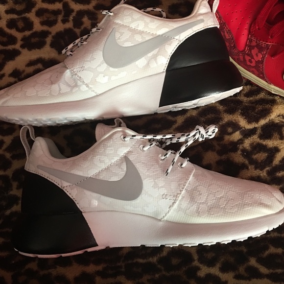 Leopard Nike Bundle - Picture 2 of 3