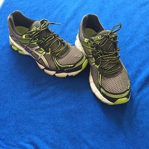 asics GT-1000 running shoes