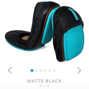 ISO black or nude tieks size 9